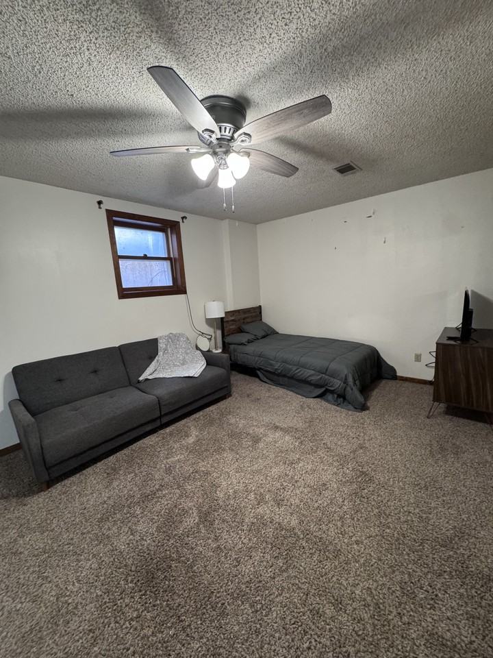 535 Flats - 10535 N. Minden Ave #10 - Photo 5 of 8