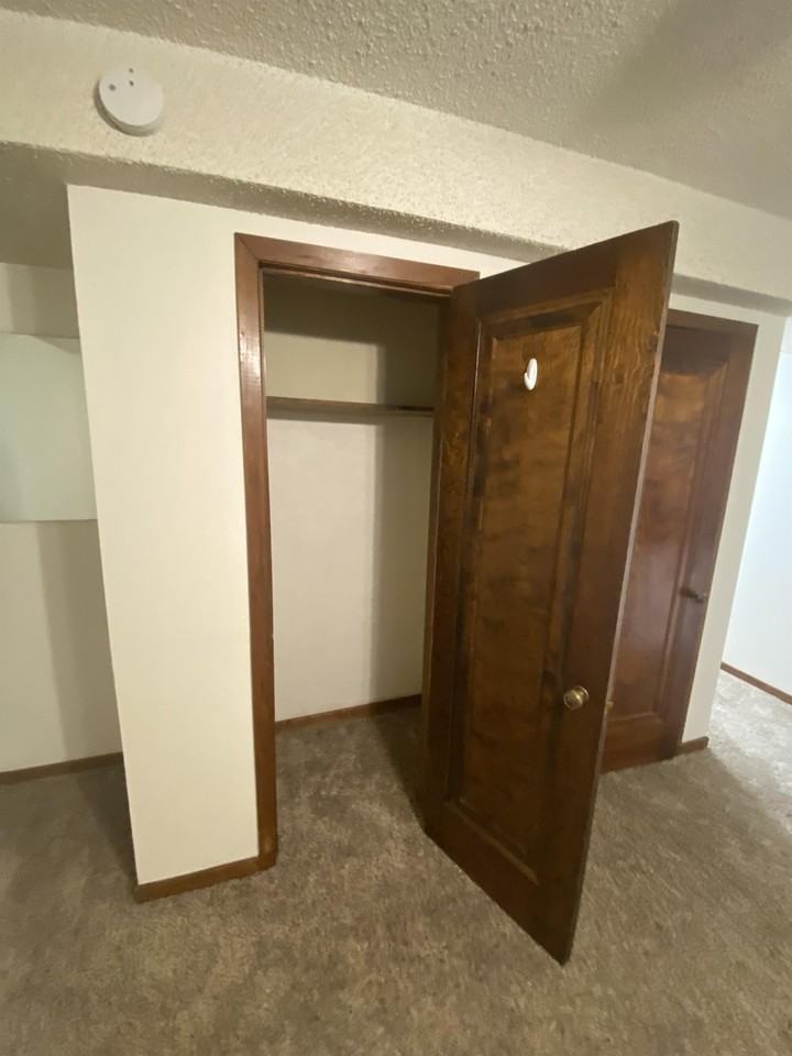 535 Flats - 10535 N. Minden Ave #10 - Photo 7 of 8