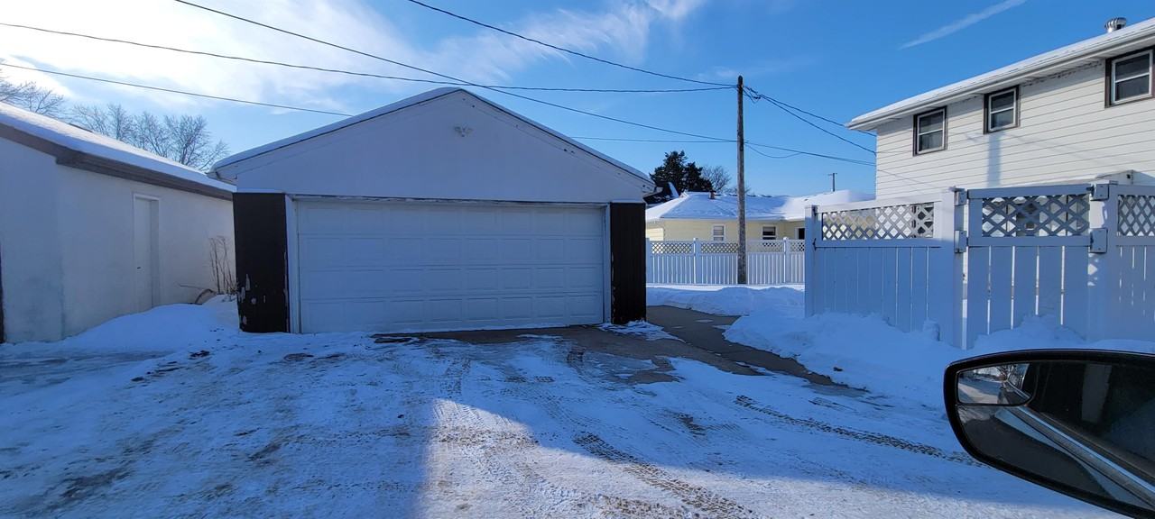 868 9th Ave Se #2 - Photo 3 of 21