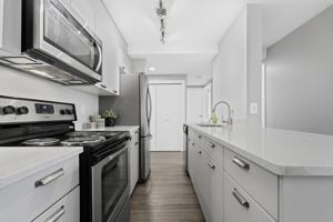 featured image of 840 Idylwyld Dr N