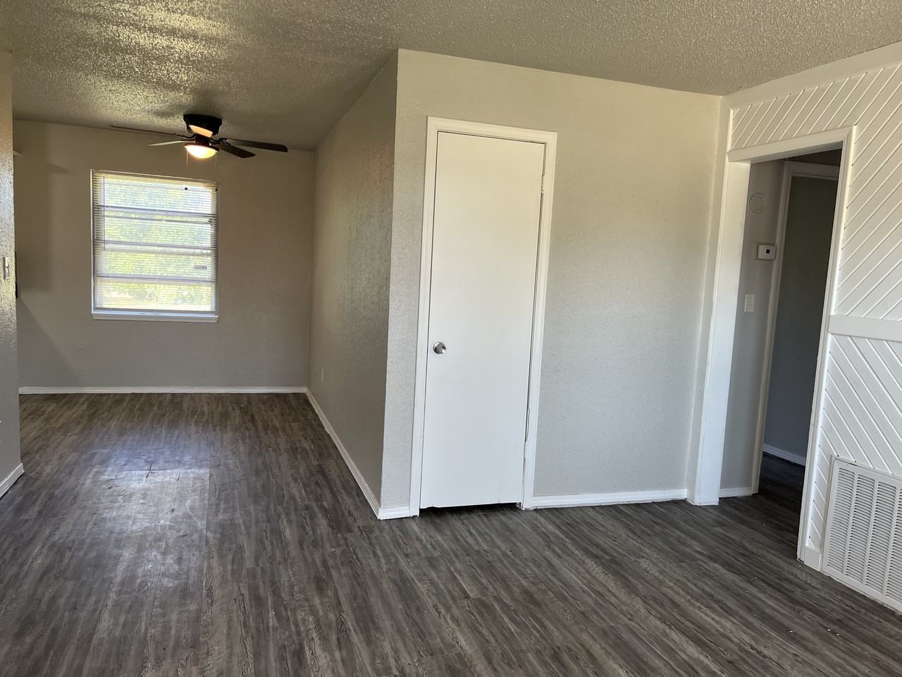 605 Se 72nd St #1 - Photo 4 of 11