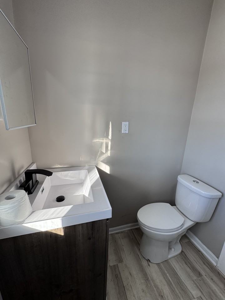 916 Laguna St #1 - Photo 6 of 10