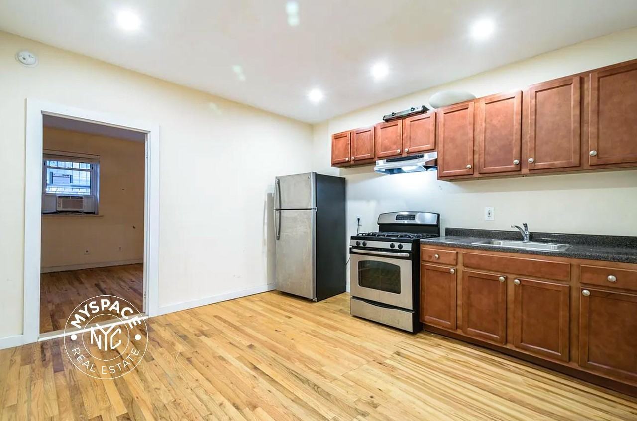 2350 Pacific St #1 - Photo 3 of 7