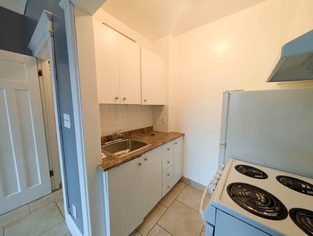 55 Wellington St S - Photo 5 of 18