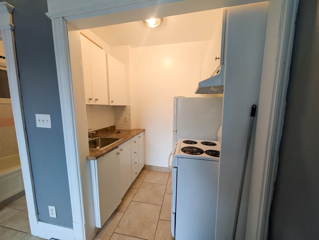 55 Wellington St S - Photo 7 of 18