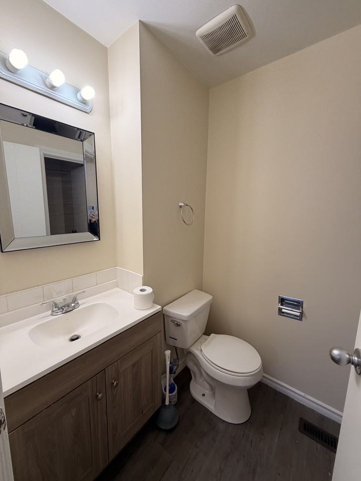 9510 128 Ave NW - Photo 7 of 12