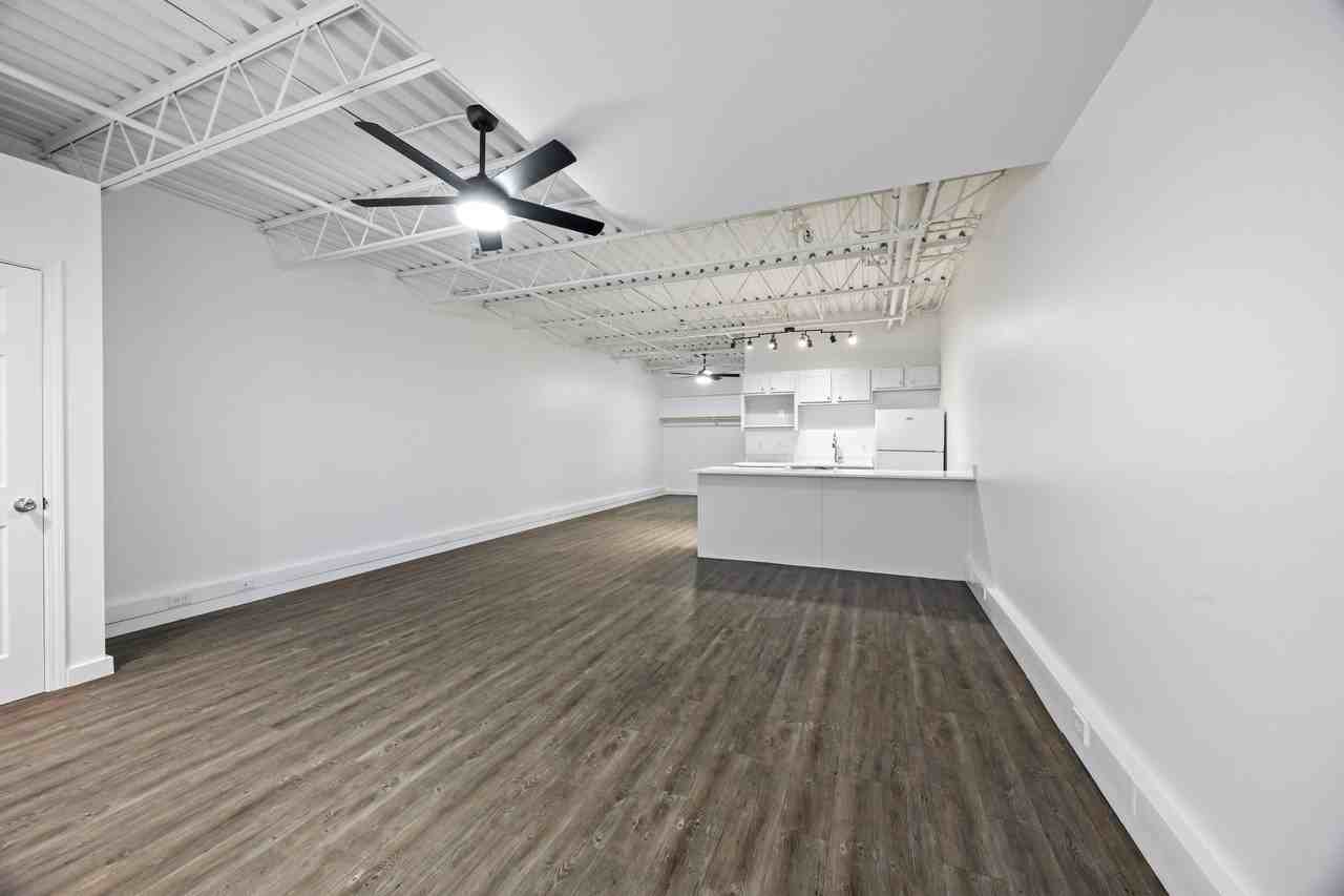 1033 N Molly Ct #1033MC - Photo 3 of 16