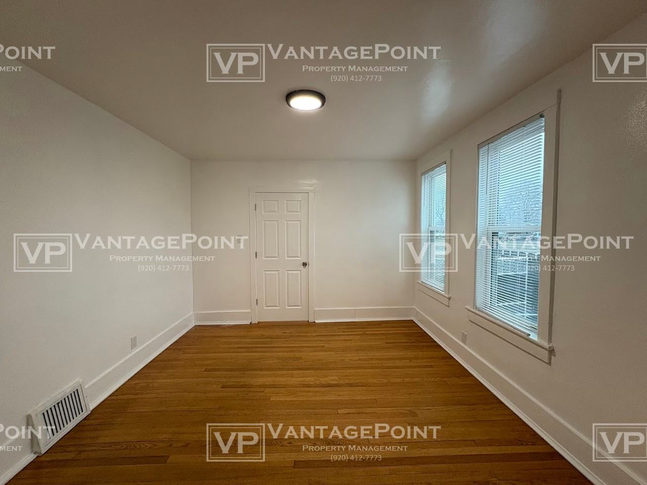 856 Mather St Lowr - Photo 5 of 15