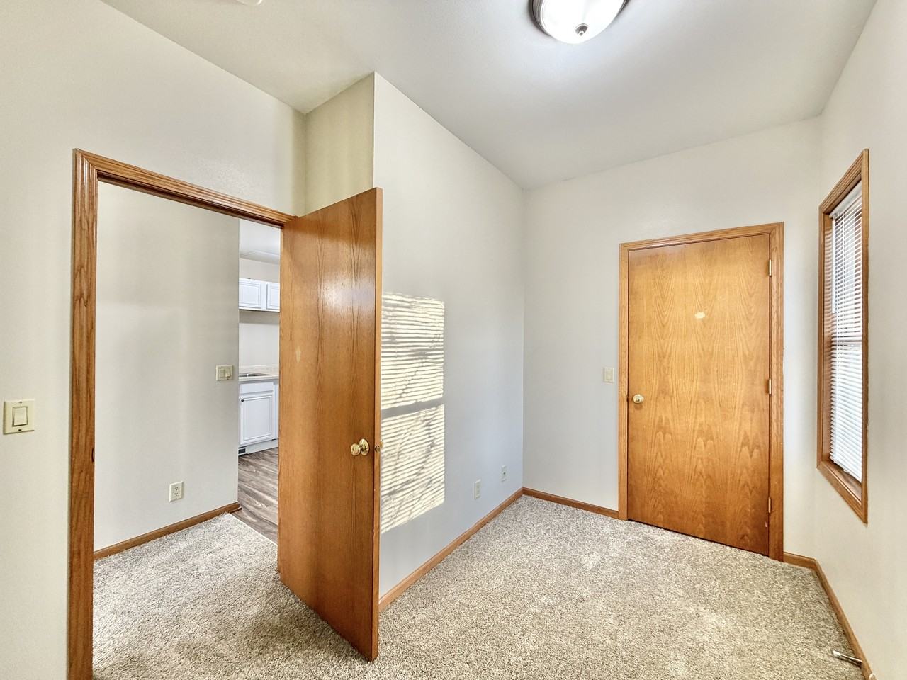 17 Elliott St #2 - Photo 4 of 18