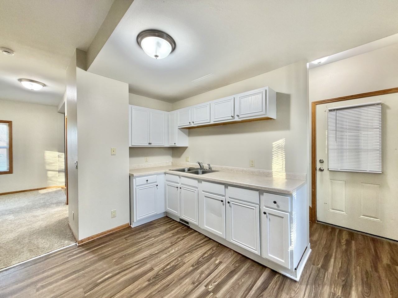 17 Elliott St #2 - Photo 5 of 18