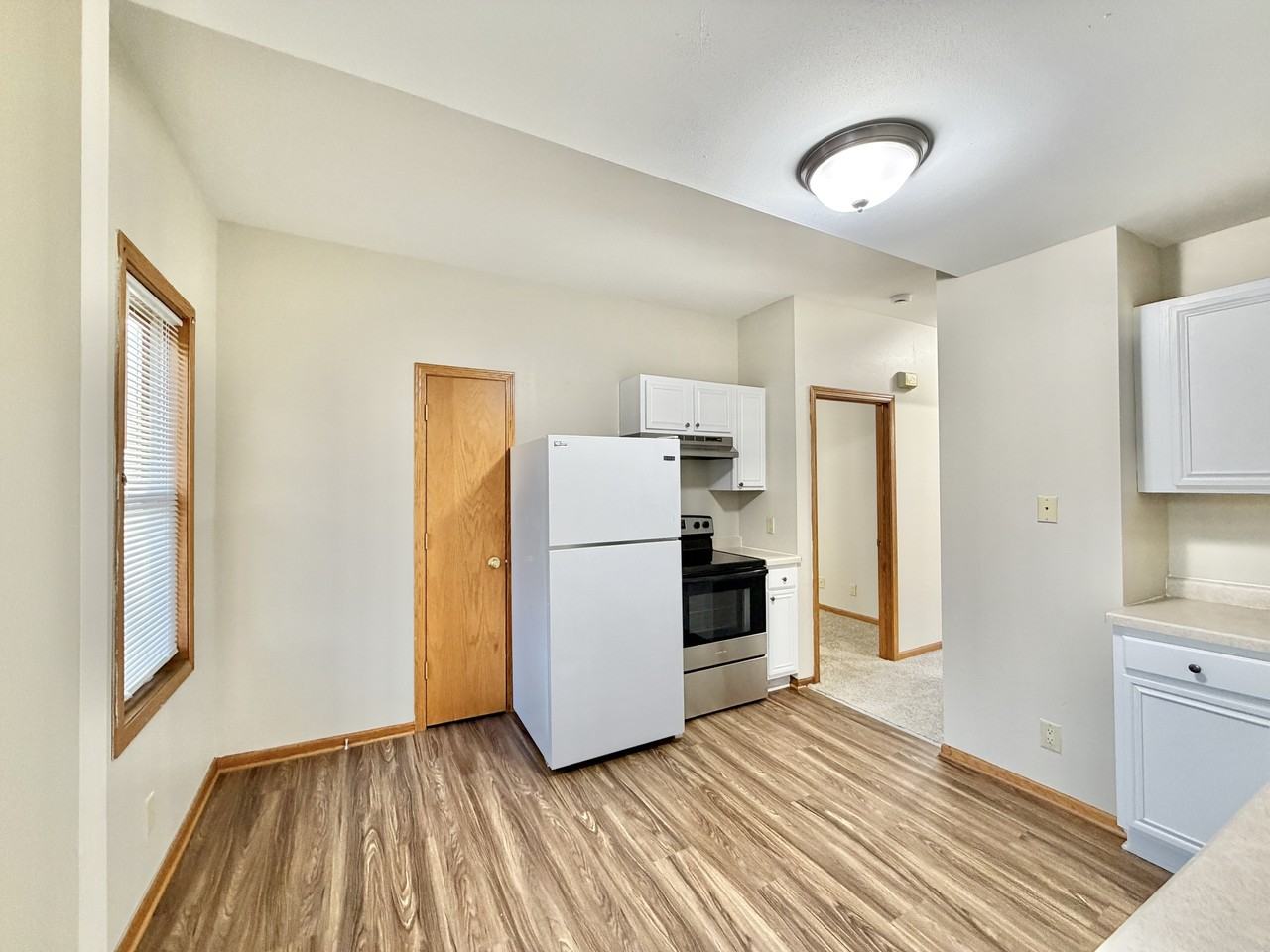 17 Elliott St #2 - Photo 6 of 18