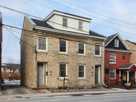 featured image of 79 Queen St #79-2