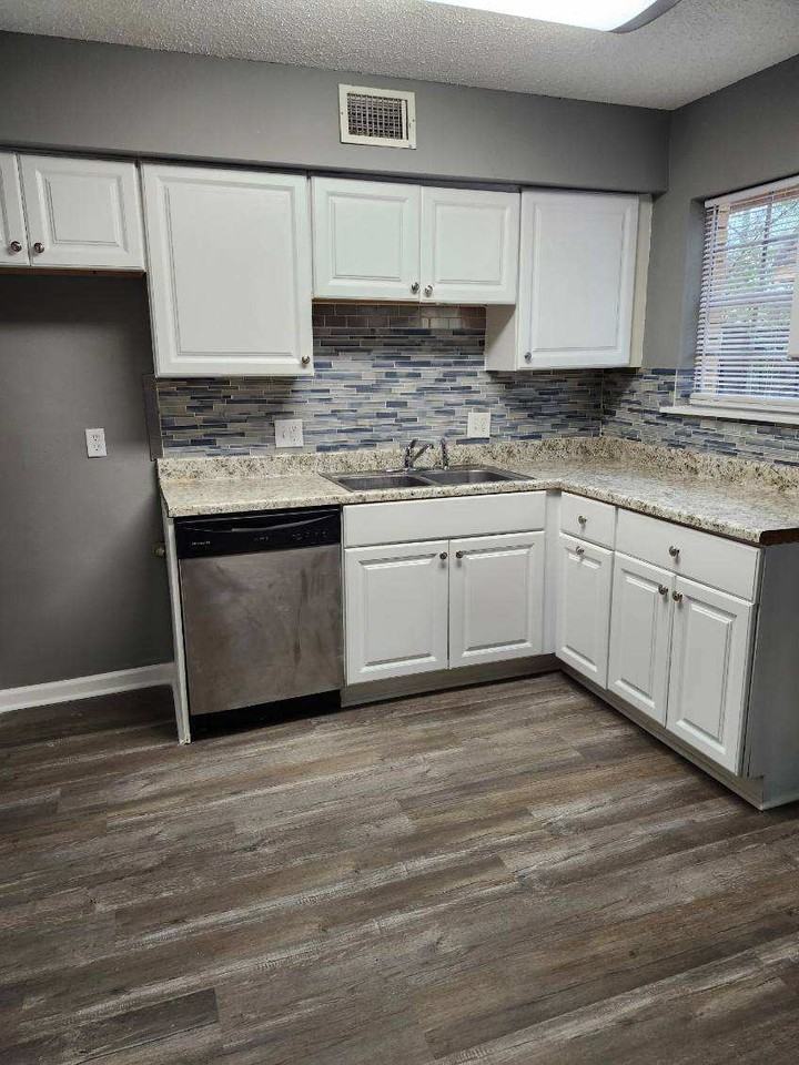 1121 Morningside Dr #16 - Photo 6 of 14