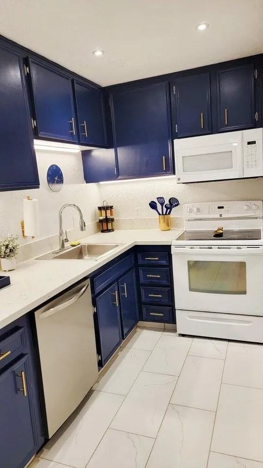 2857 N Los Felices Rd #213 - Photo 2 of 8