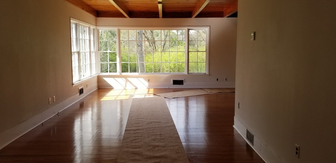 731 W Charlton St #1 - Photo 3 of 10