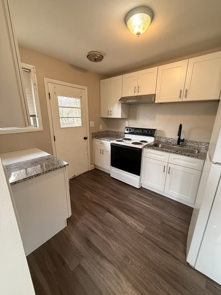 2212 Willow Rd #1 - Photo 5 of 9