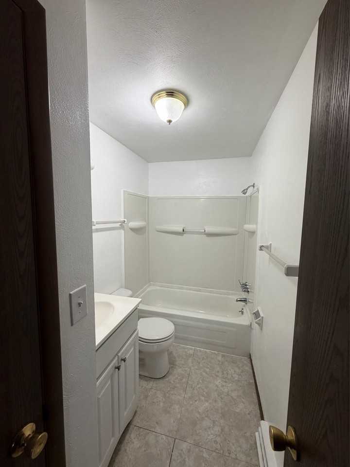623 Morningside Dr #2 - Photo 5 of 14