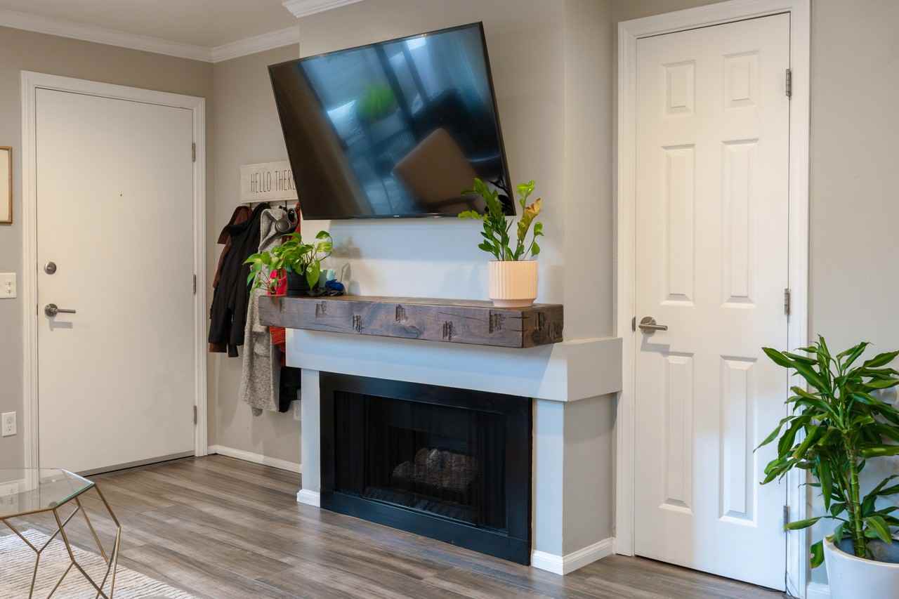 9189 Village Glen Dr #1 - Photo 3 of 36