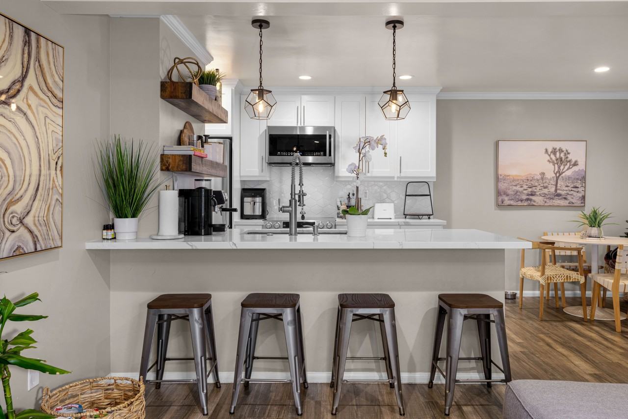 9189 Village Glen Dr #1 - Photo 4 of 36