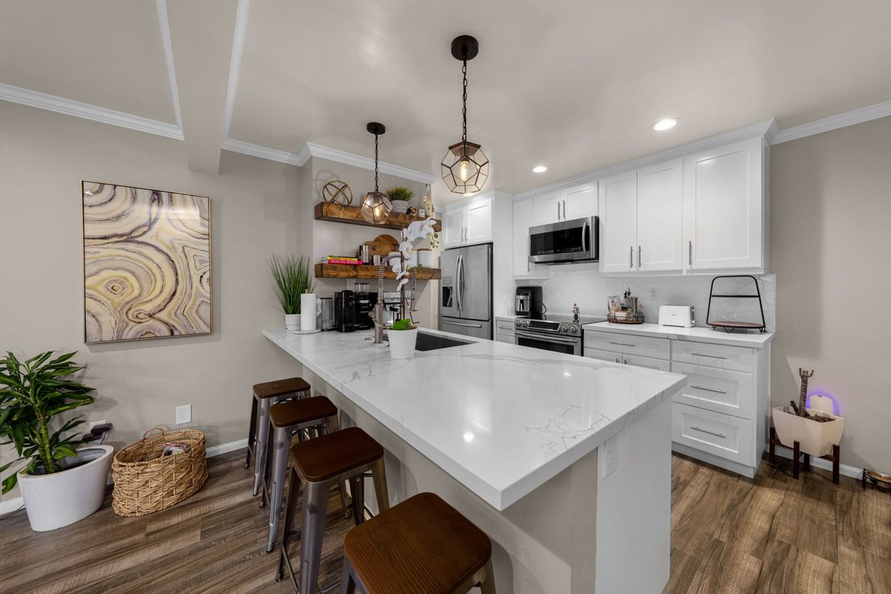 9189 Village Glen Dr #1 - Photo 5 of 36