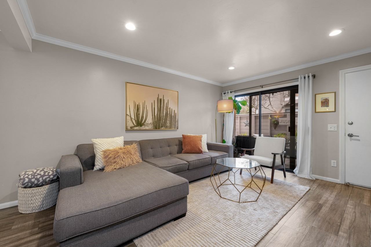 9189 Village Glen Dr #1 - Photo 6 of 36