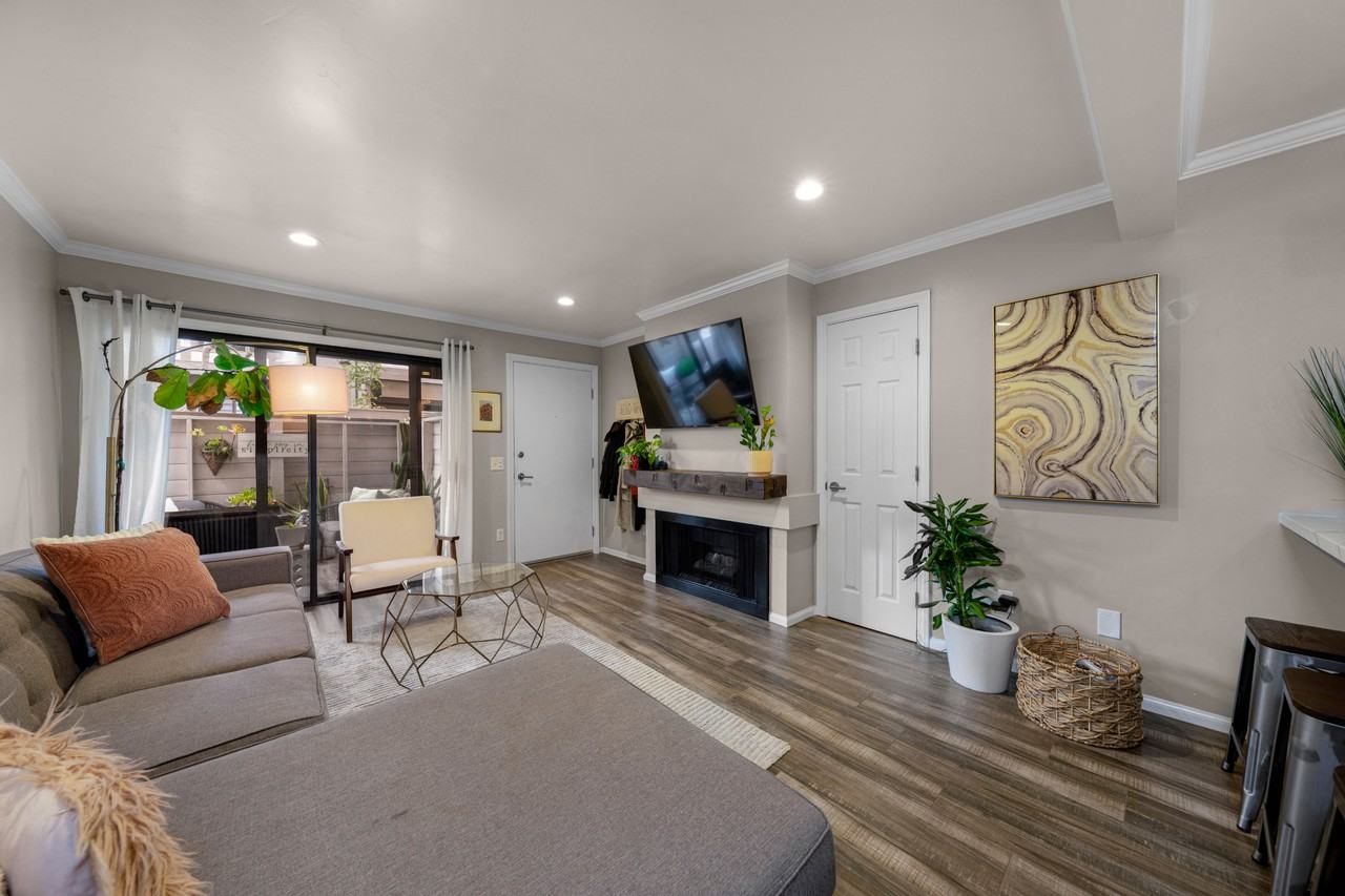 9189 Village Glen Dr #1 - Photo 7 of 36