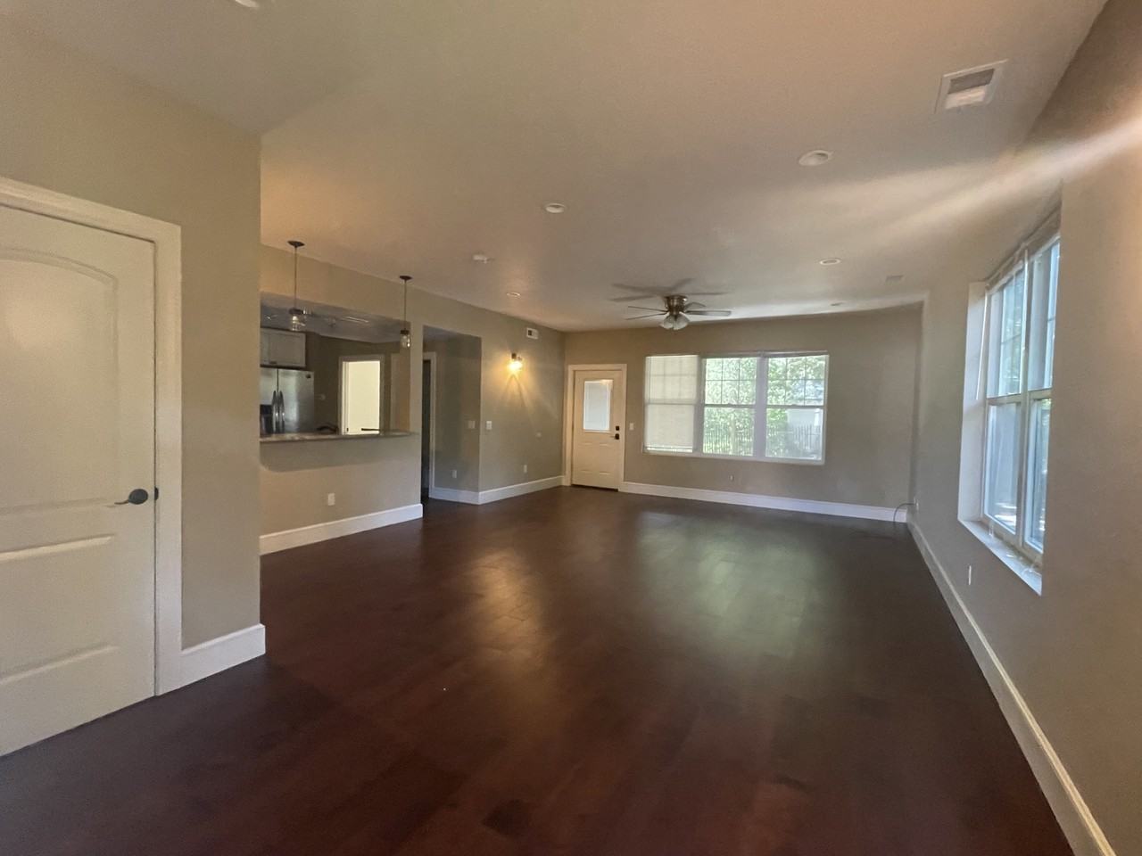 1609 W 4th St #A - Photo 3 of 9