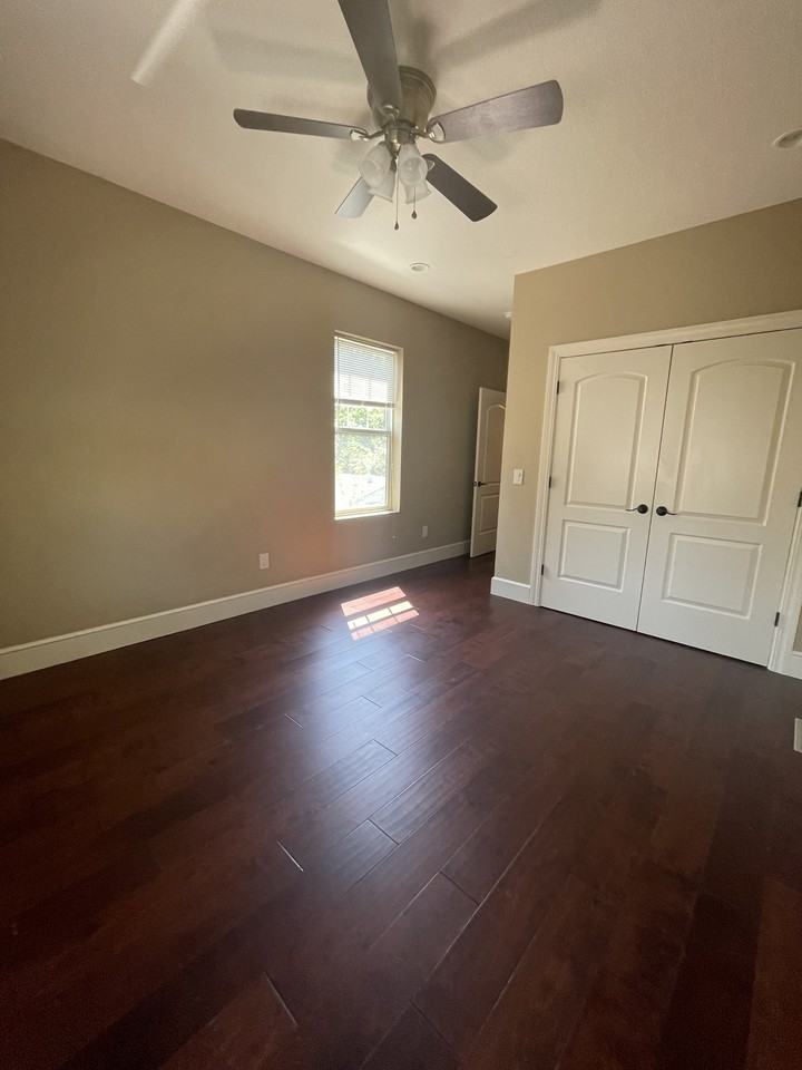 1609 W 4th St #A - Photo 6 of 9