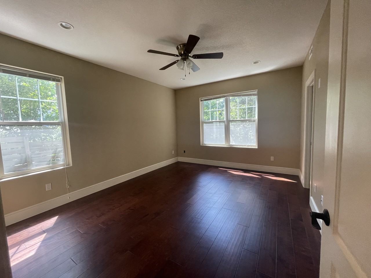 1609 W 4th St #A - Photo 7 of 9