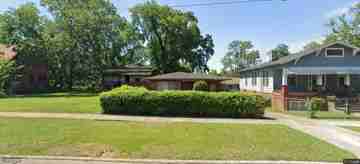 featured image of 205 10th Ave N #1