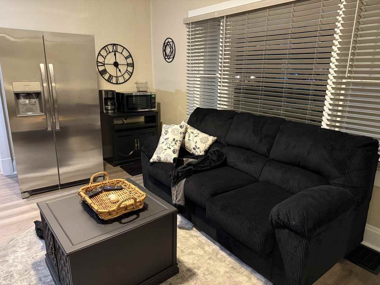 609 S Main St #1 - Photo 6 of 10