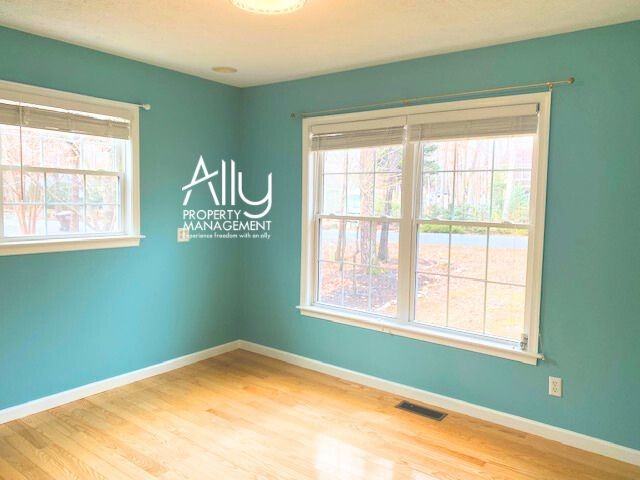 35 Hardwood Rd #1 - Photo 5 of 9