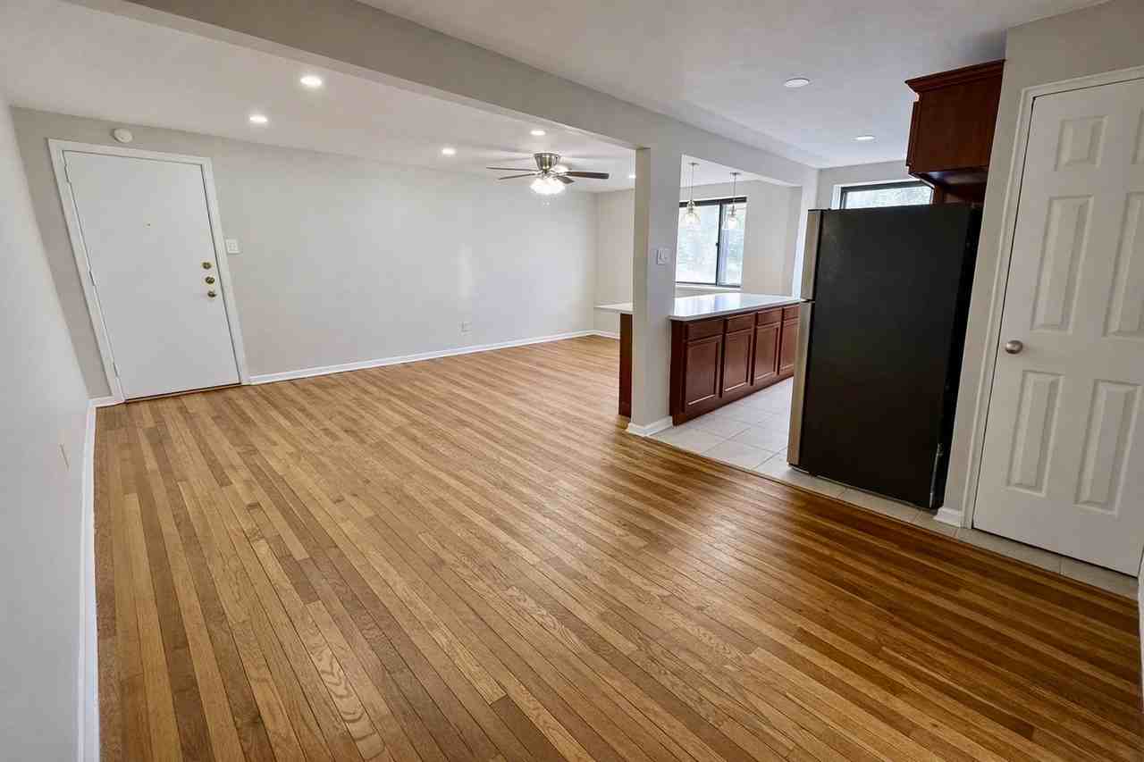 131 MOUNT LEBANON BOULEVARDAPT 7 #7 - Photo 4 of 11