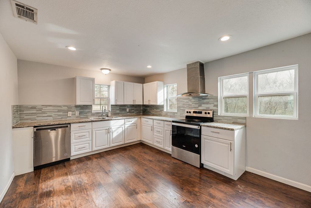 500 E Main St #1 - Photo 2 of 23