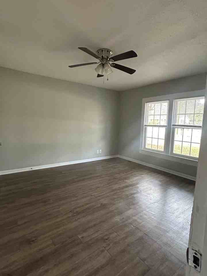 2201 4th Ave #A - Photo 5 of 28