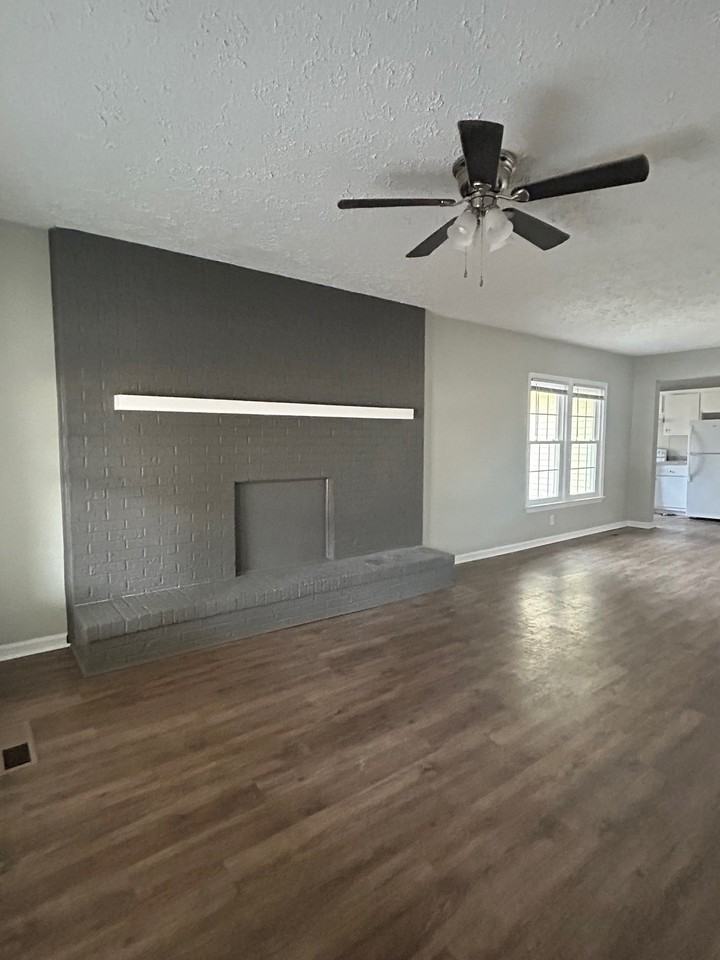 2201 4th Ave #A - Photo 6 of 28