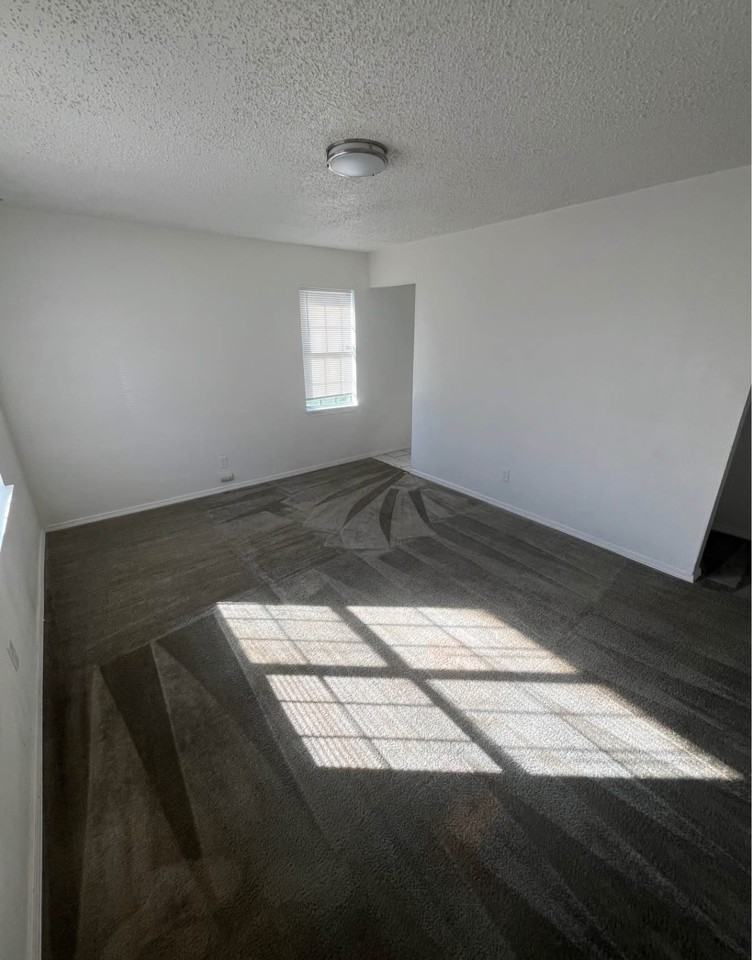 3101 Ne 14th St #1 - Photo 2 of 7