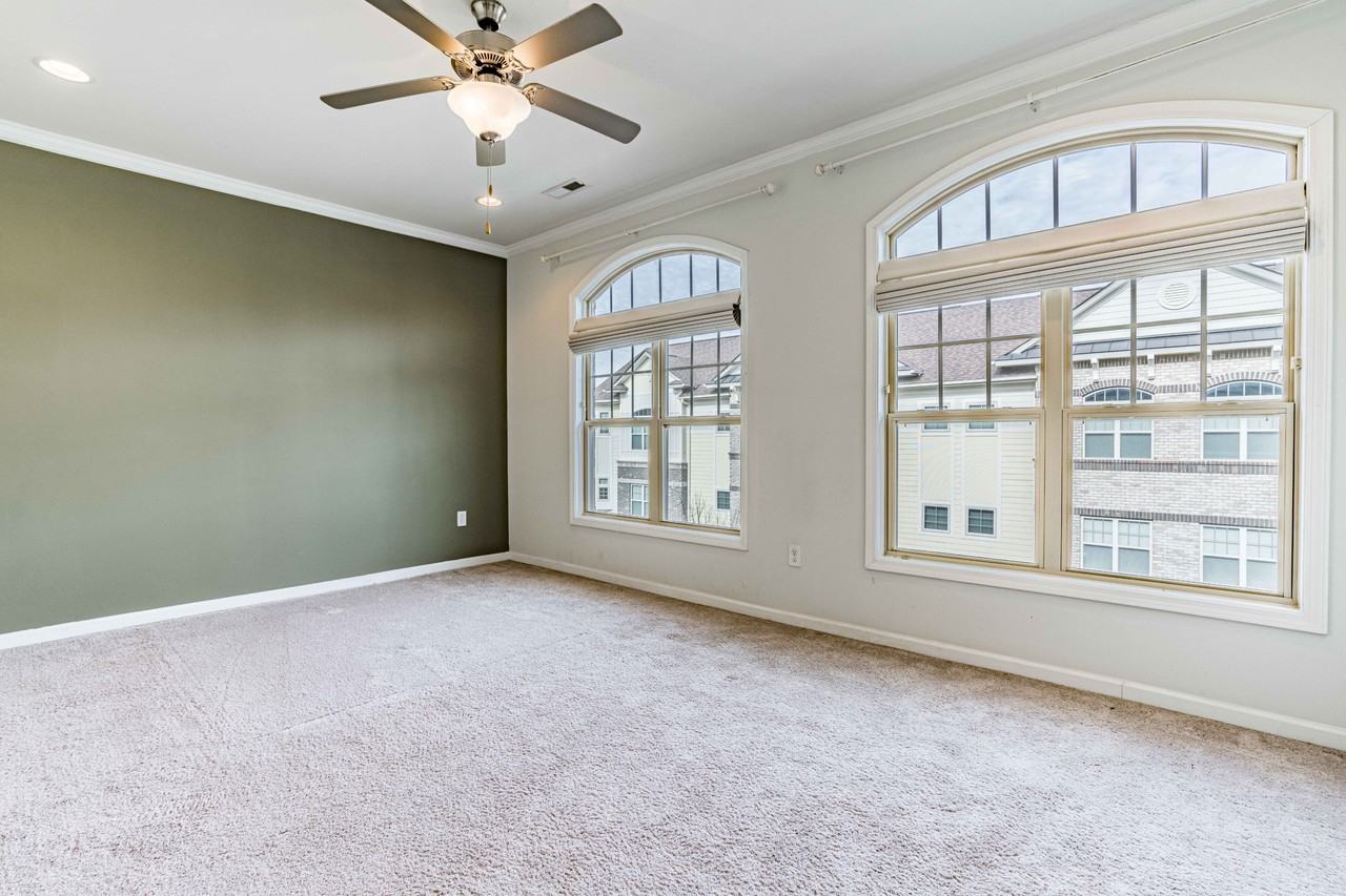 321 View Dr #1 - Photo 4 of 32