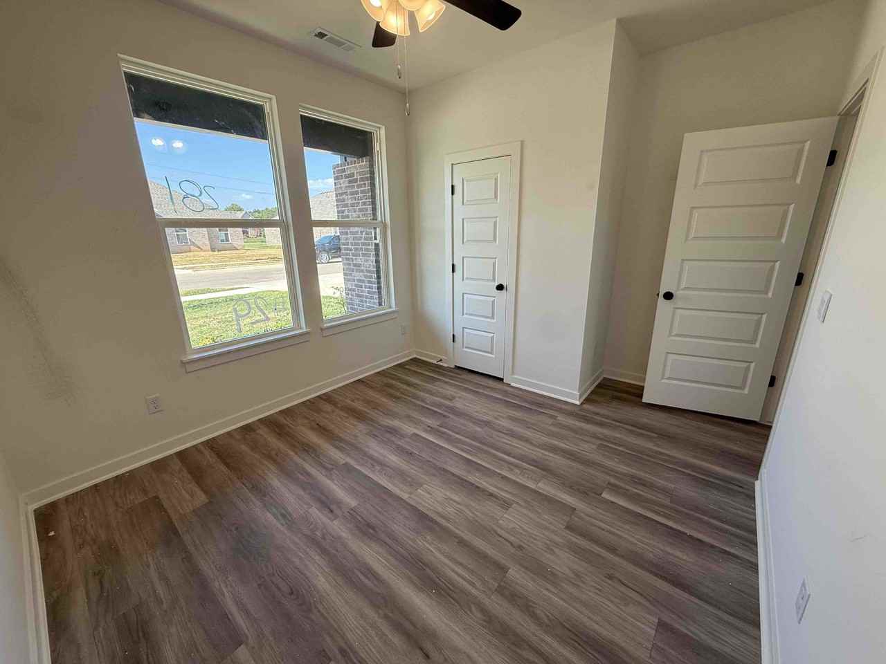 557 Arizona St #1 - Photo 4 of 9