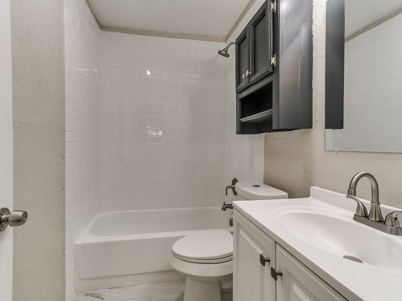 220 E Jacobs Dr #1 - Photo 7 of 24