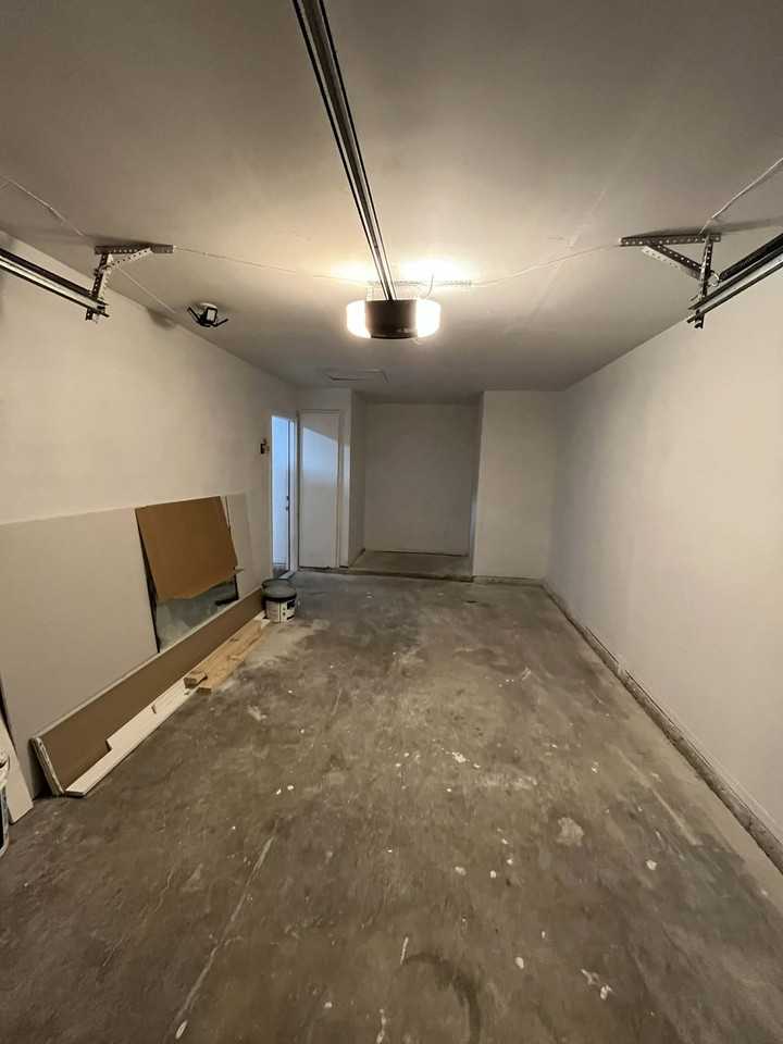 1328 Ne 5th St #1 - Photo 4 of 17