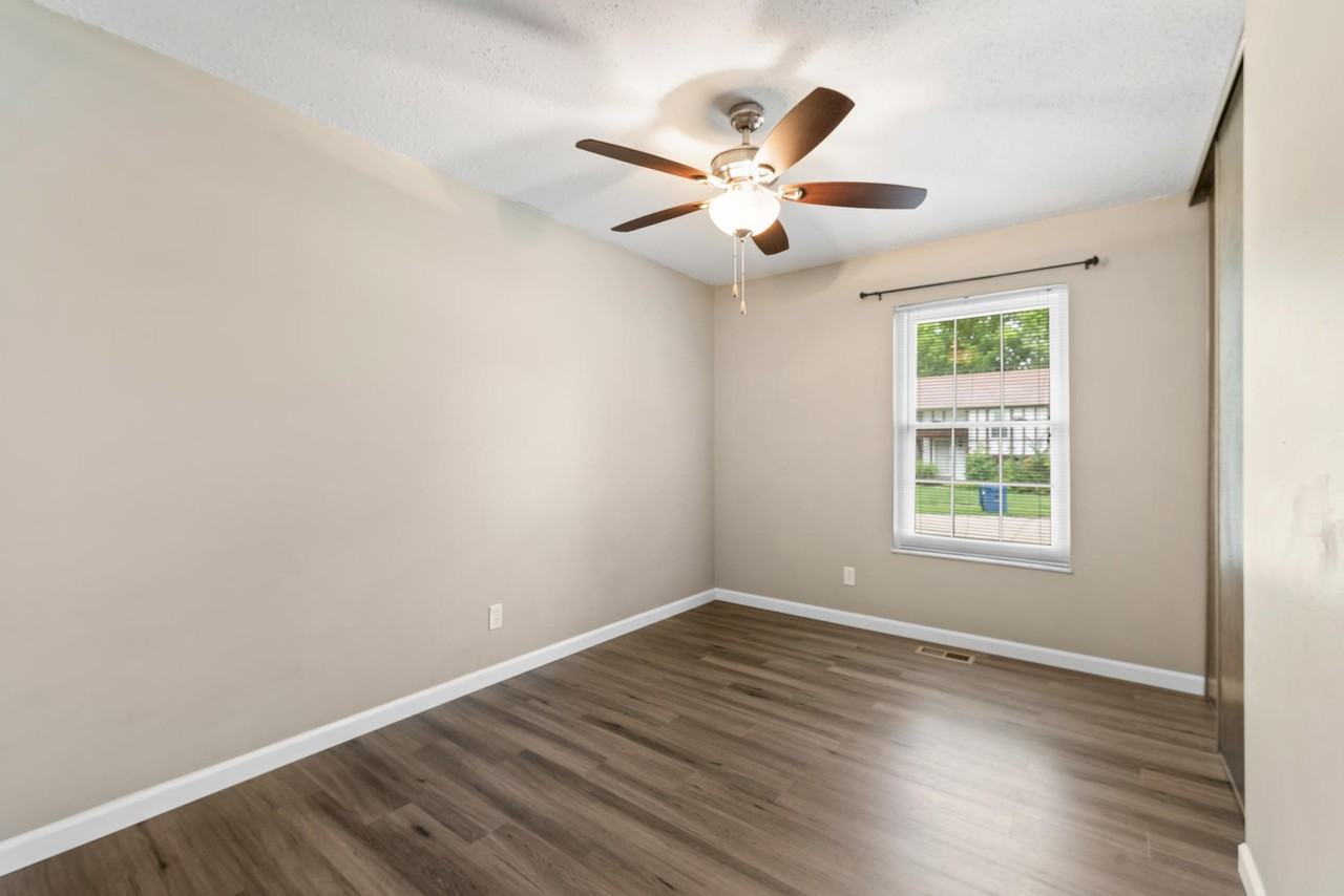 2406 Village Glen Ct #1 - Photo 5 of 11