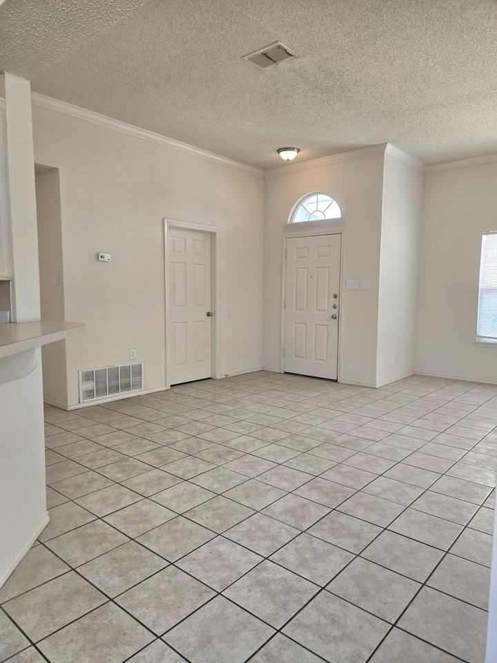 5121 Albany Ave #1 - Photo 3 of 14