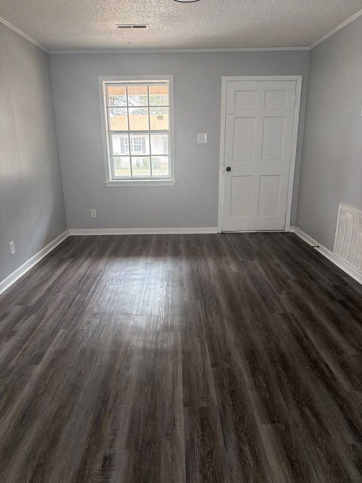 1029 Hungerford St #1 - Photo 4 of 8