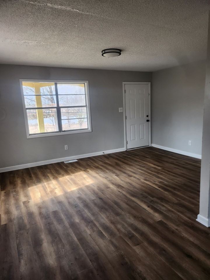 1130 S Washington Ave #1 - Photo 2 of 8