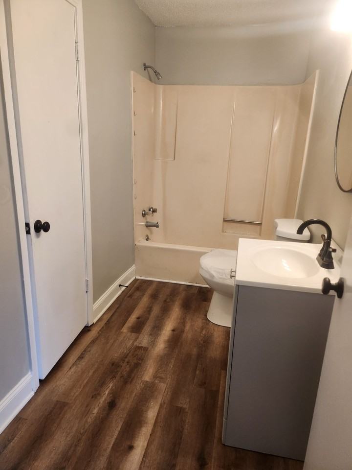 1130 S Washington Ave #1 - Photo 5 of 8