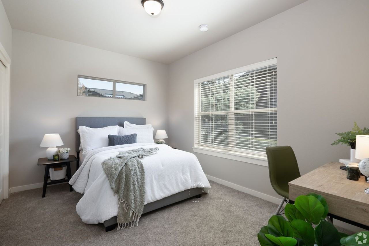 Retreat at Silvercloud - Photo 7 of 22