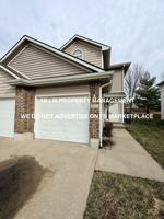 featured image of 921 Sw Peach Tree Ln #1