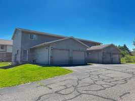 featured image of 3209 Oak Knoll Dr