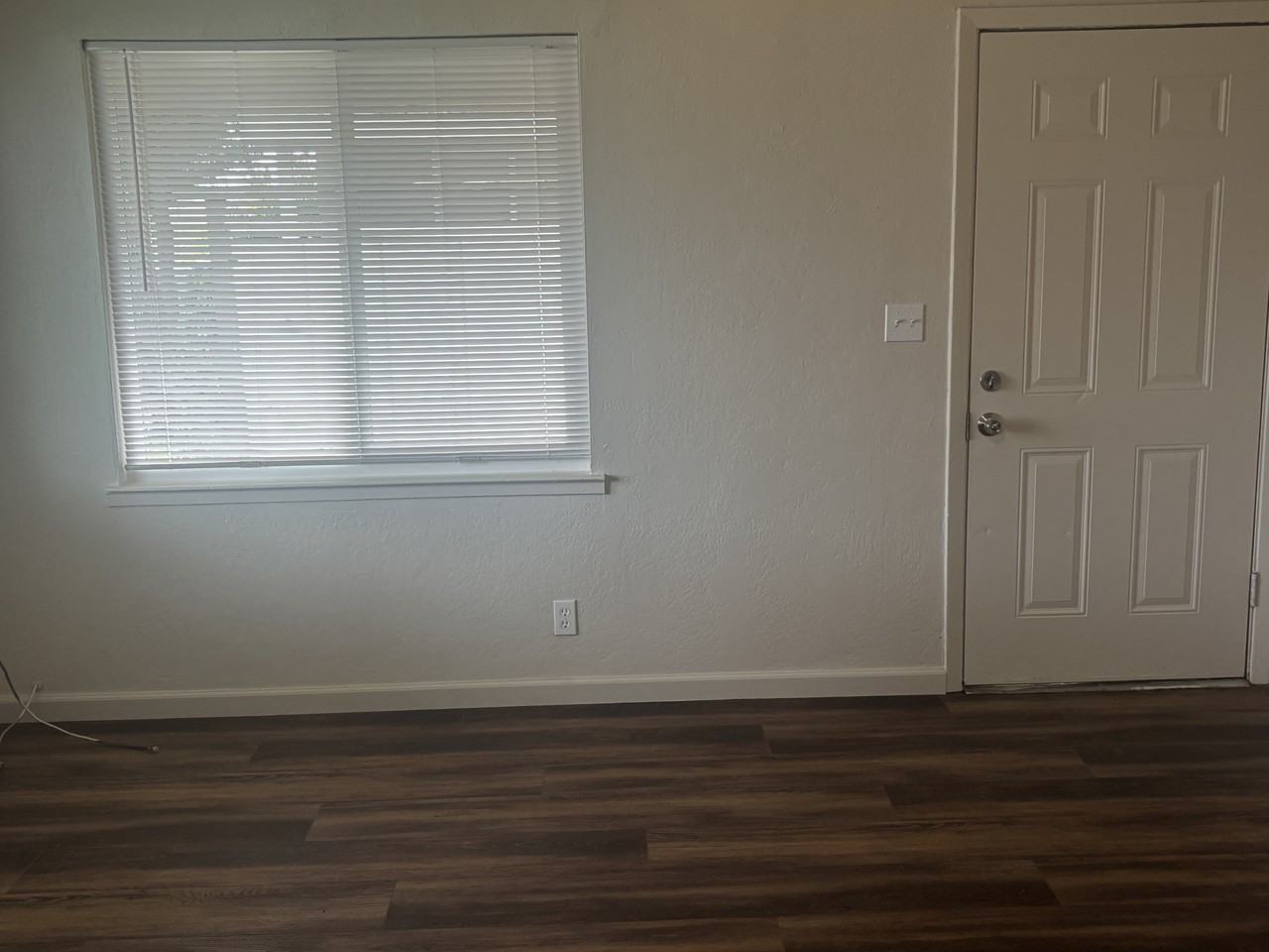 904 Middlecoff Ave - Photo 4 of 16